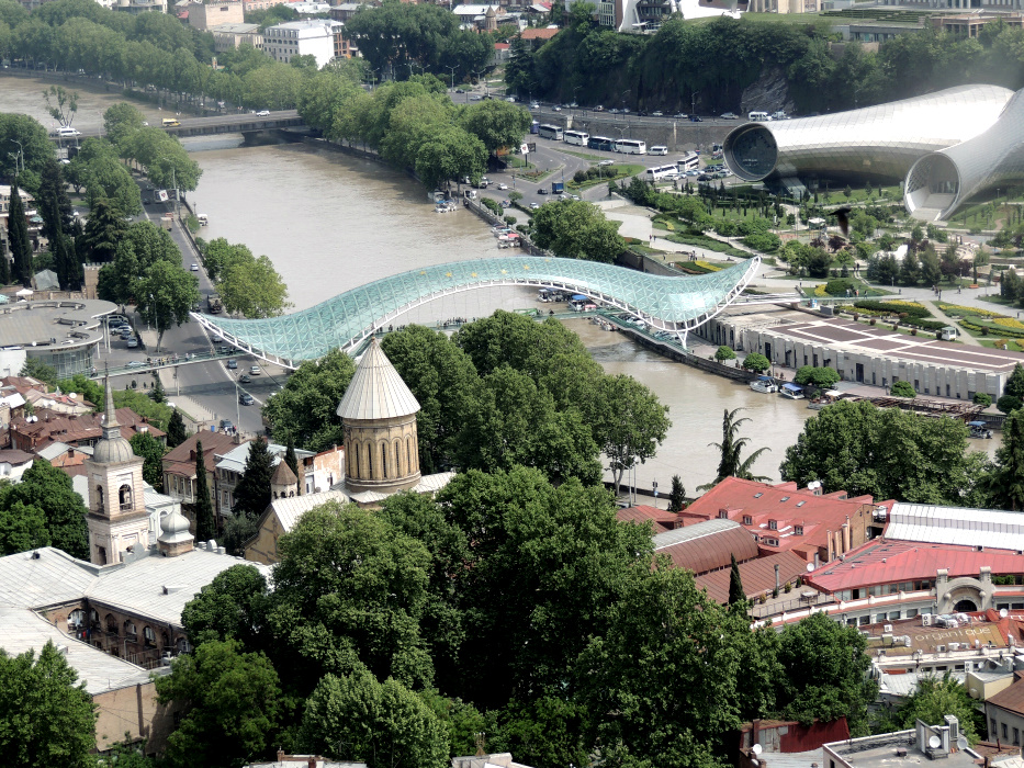 Reiseziel Georgien - Moderne Architektur in Tiflis - copyright Dr. Manfred Hoch